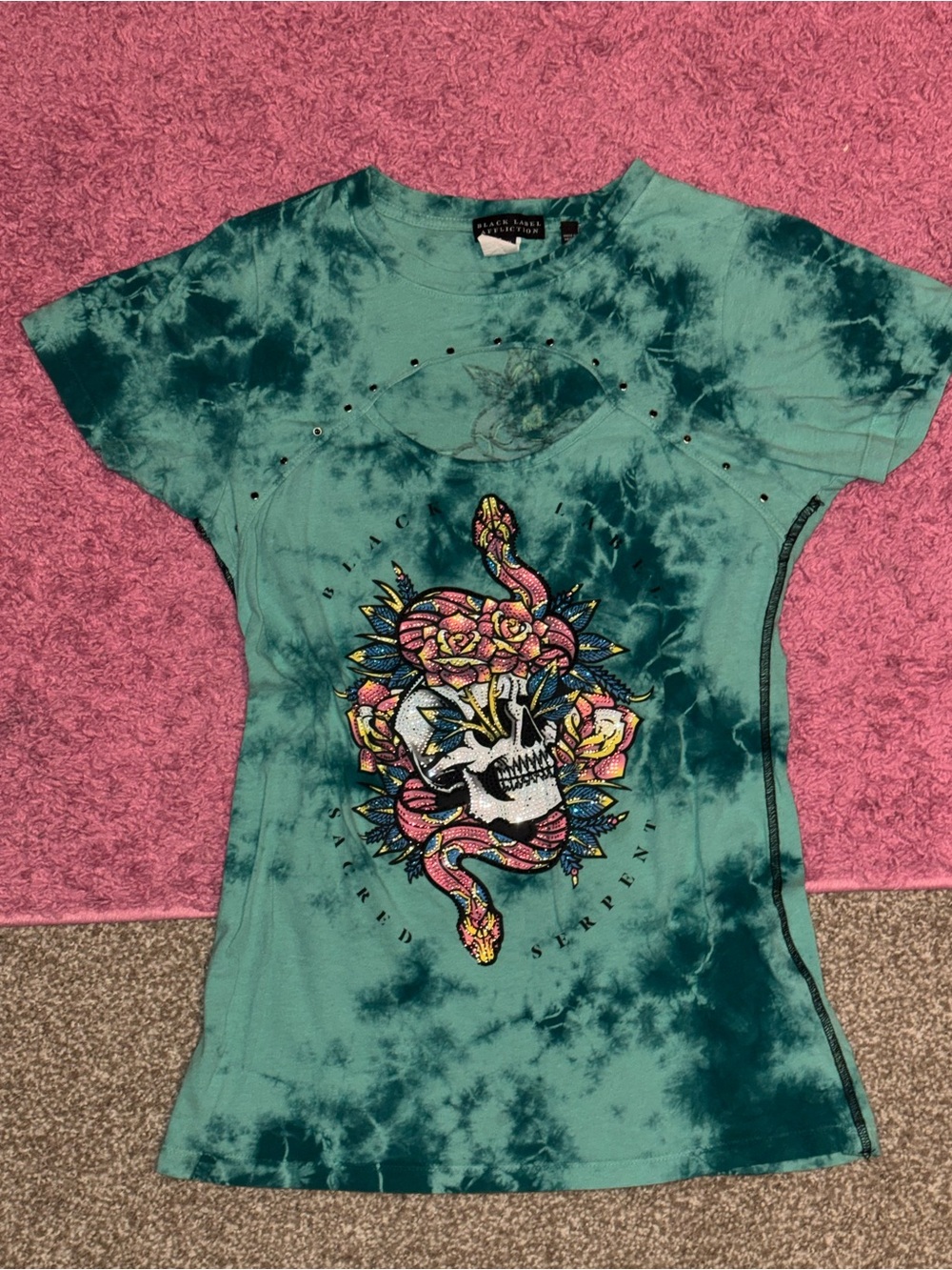 Affliction woman’s tee.
